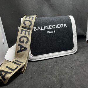 Balineciega Tote Bag!